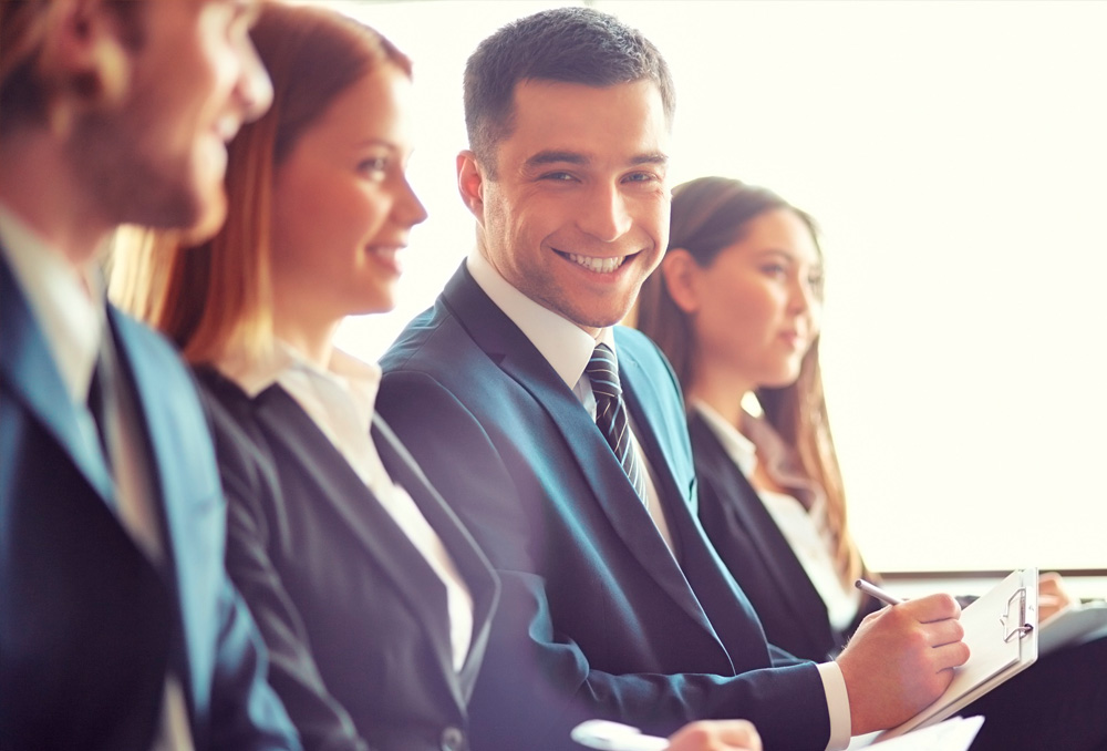 Abogados de COMAD impartiendo curso de Derecho de la Construcción y Contratos FIDIC en México.