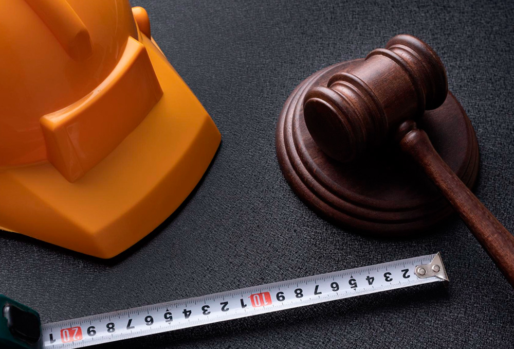 Abogados de COMAD especializados en litigio administrativo y juicios de amparo para el sector infraestructura en México.