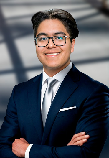 Diego Missael Trejo Hernández es abogado en COMAD, S.C. Experto en análisis de contratos de construcción, gestión de riesgos y estrategias procesales sólidas.