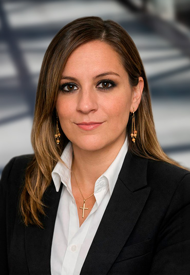 Karina García: Quince años transformando la complejidad técnica en certeza jurídica para el sector construcción.
